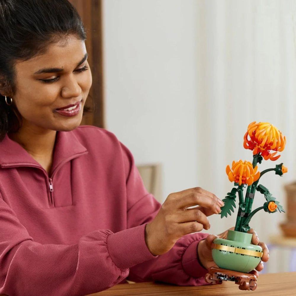LEGO® Botanicals: Chrysanthemum (10368) - Sunday Habit
