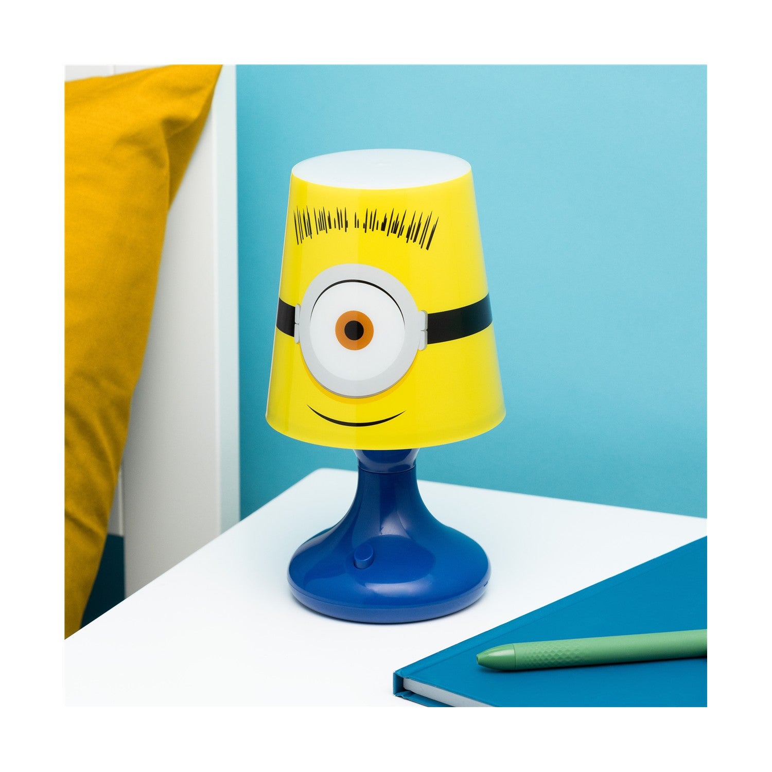 Paladone: Minions Table Lamp (PP13390MN) - Sunday Habit