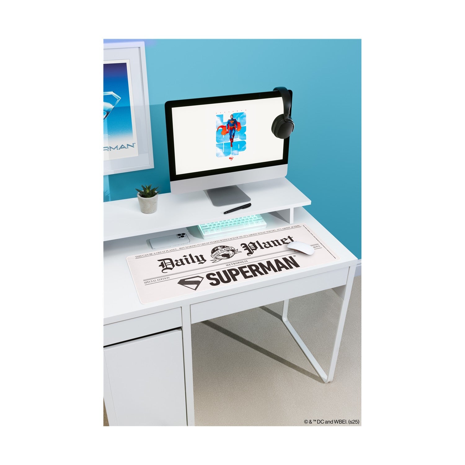 Paladone DC: Superman - Daily Planet Desk Mat (PP14717SMT) - Sunday Habit