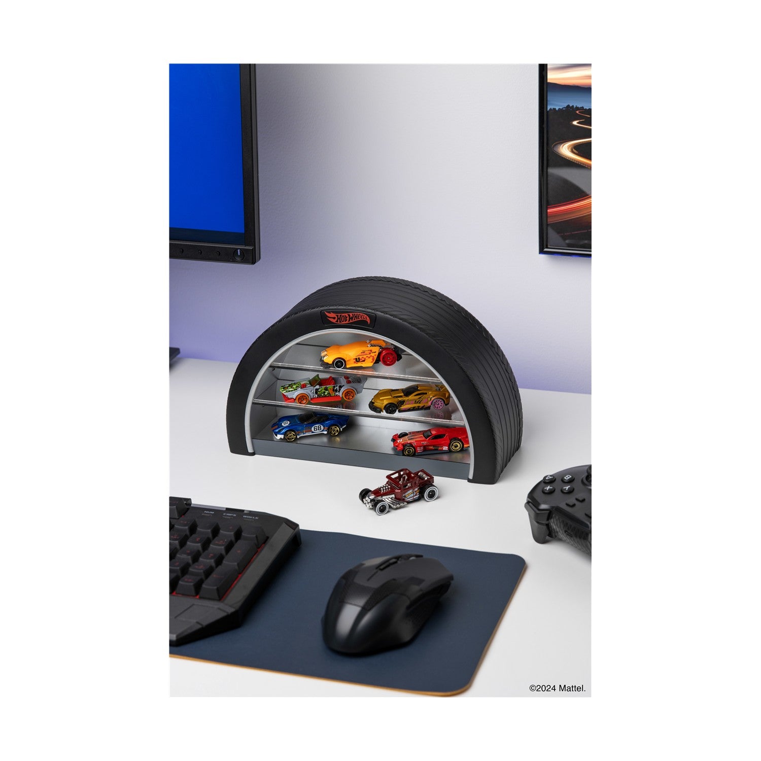 Paladone: Hot Wheels Tyre - Display Case Light (PP12797HW) - Sunday Habit