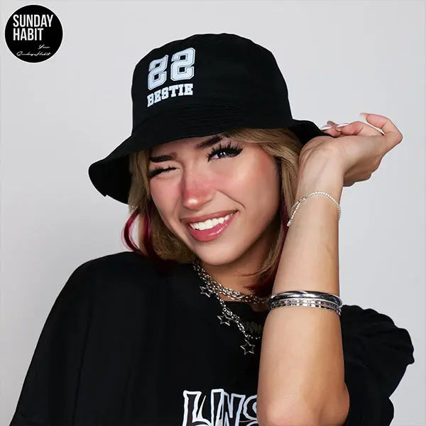 22 BESTIE - черна bucket шапка + подарък плакат и картичка Linsho